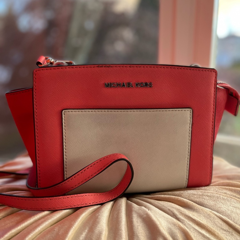 Michael Kors Coral Small Crossbody